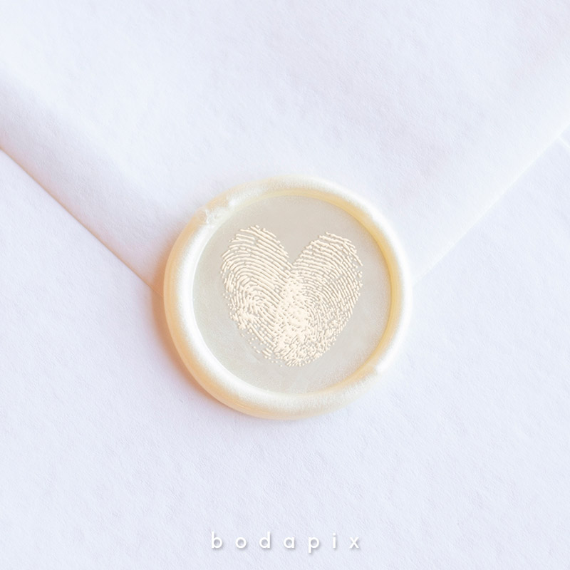 sello de lacre elegante para bodas huellas