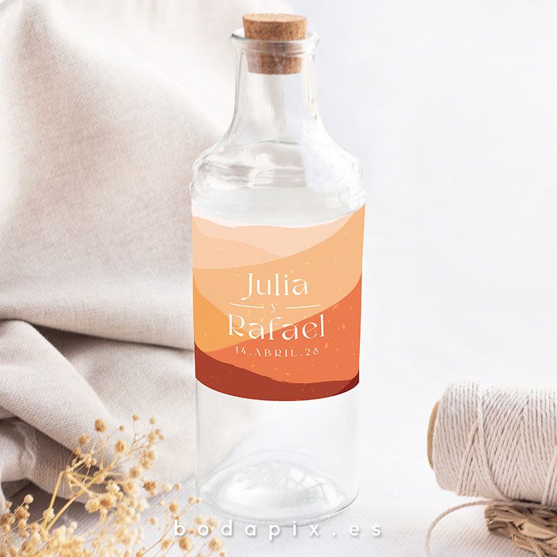 Etiquetas para botellas con paisaje de colores cálidos